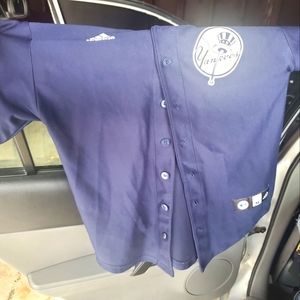 Woman's baseball jerseys